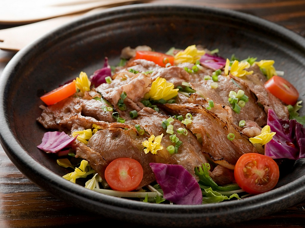 最高級松阪牛をリーズナブルに！　『松阪牛焼しゃぶサラダ』　