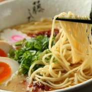 仕込みに8時間かけたこだわりのスープなど、店主が「提供したい！」と思ったものだけを提供しています。