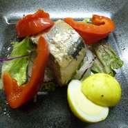 鶏肉・豚肉・海鮮・野菜・フルーツ・デザートなど食材に合わせた料理もご用意ができます。
仕入れの関係がありますので、お手数ですが、予約の1週間前を目途に事前にご連絡ください。

メニューに関してもご希望があれば併せてお申し付けください。