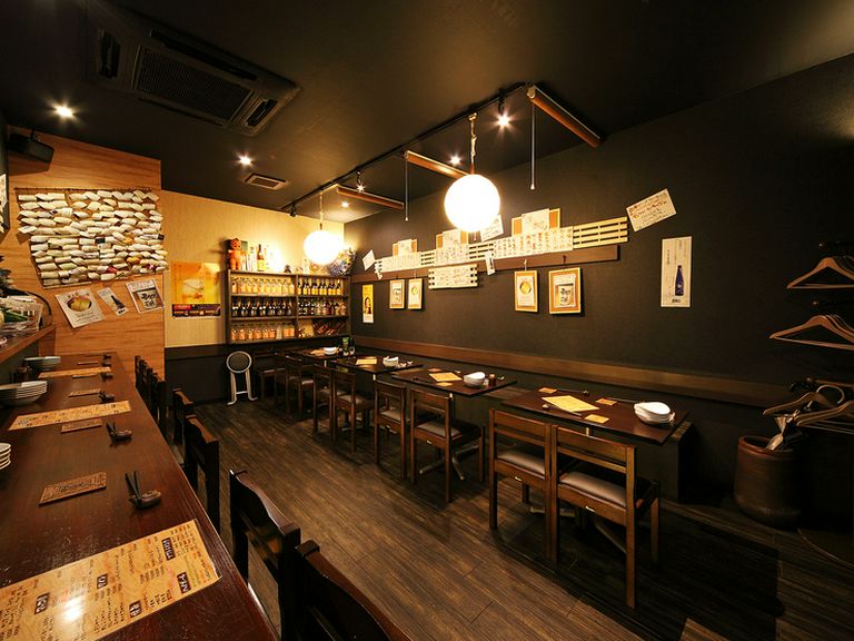 繁華街の中でゆっくり落ち着けるお店