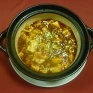 ご飯と一緒に食べたくなるしっかりとした味付け。山椒がピリッと効いた辛さがクセになる一品。