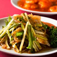 クラゲと野菜の和え物