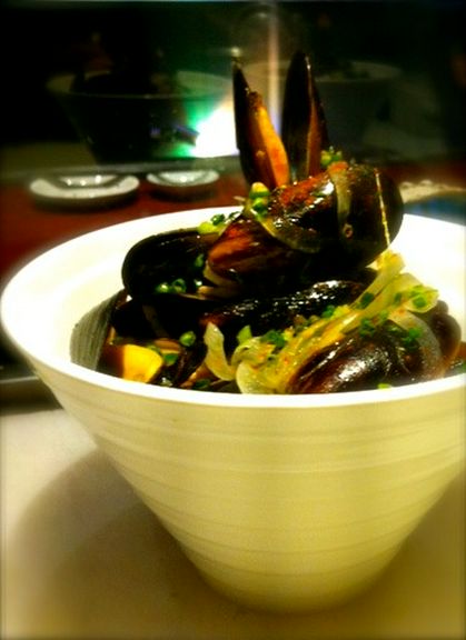 ムール貝のうま味を引き出した『ムール貝のワイン蒸し』
