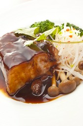 名物とろけるさっぱり黒豚の黒酢ソース