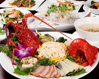 【超豪華！姿フカヒレ、伊勢海老、高級和牛】飲み放題付９品