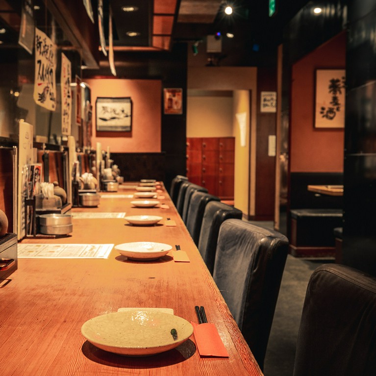 ゆったりできるカウンター席