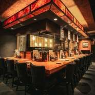 柔らかな照明の店内で心地よいひとときをお過ごしください