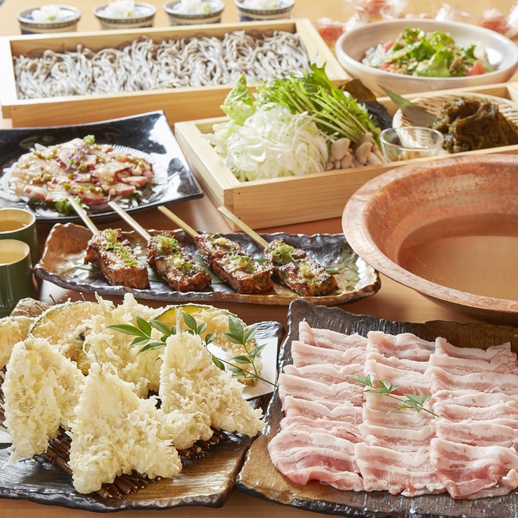 จัดเลี้ยง [เลือกจากหม้อไฟ 2 ประเภท] คอร์สตามฤดูกาล 3,500 เยน (รวมภาษี)