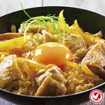 鶏三和監修の丼たれと、名古屋コーチンと烏骨鶏の卵で仕上げた贅沢な親子丼です。