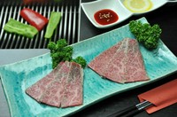 第一～第六肋骨周辺だけから取れる最高級肉
Finest meat from the first to the sixth ribs