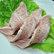 トントロ（国産豚）　Pork Neck ( Japanese Pork)