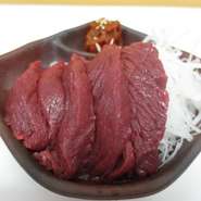 馬刺し（会津産）　Horse Sashimi (from Aizu)