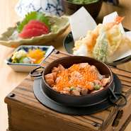 天ぷら付：1680円／小丼：735円／お持ち帰り用：1000円