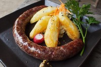 ・猪のソーセージ
・猪のレバーソーセージ
・鹿のソーセージ
・小谷の豚のソーセージ
時期により、ご用意しております。