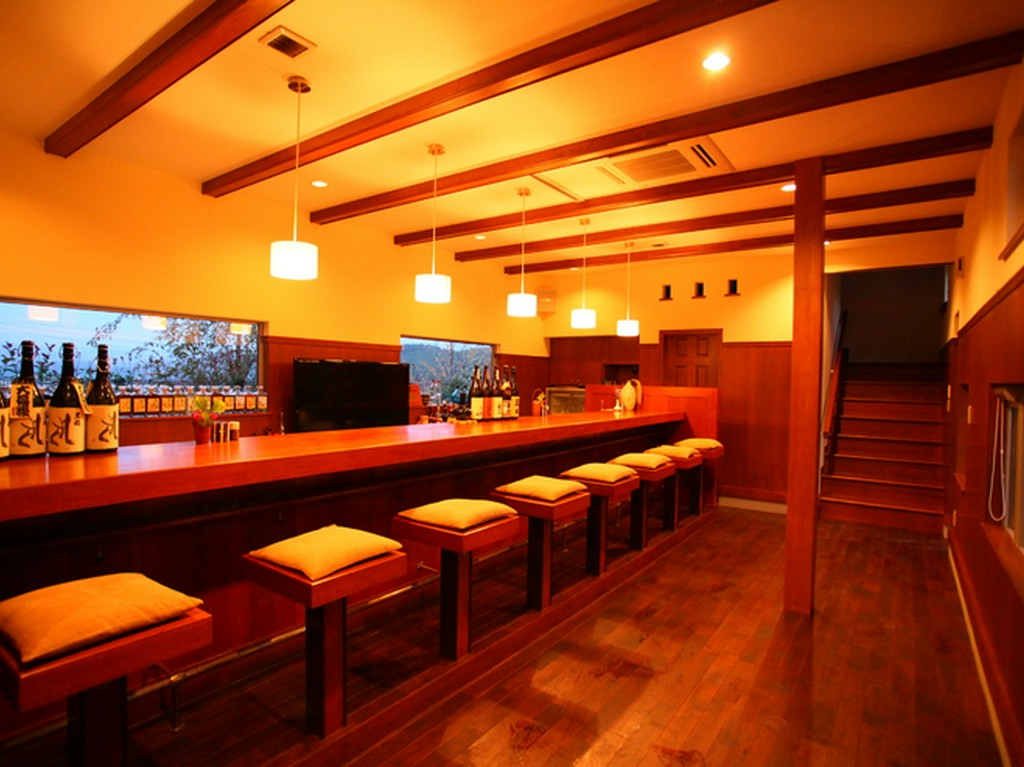 カウンター席で“あなただけ”の豪華コースを堪能