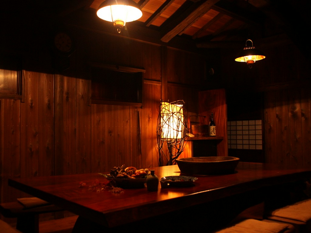 ゆっくりと食事を楽しんで頂きたいとの思いで昼・夜全予約制！