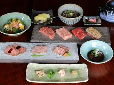 最高ランクA-5等級【飛騨牛料理堪能コース】　お一人様16800円（税・サービス料込）