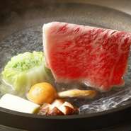 厳選した最高等級飛騨牛を肉本来の美味しさを引き立てる肴特製の出し汁とタレでお召し上がり下さい。柔らかくてお美味しいです！
■季節前菜・メイン飛騨牛（モモ・サーロイン各90g）・雑炊・漬物・デザート付