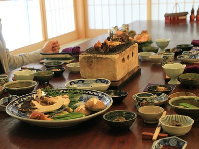 昼席・夜席共に完全予約制でアットホームな雰囲気づくり