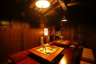 飛騨ならではの天然食材を「囲炉裏」で堪能!