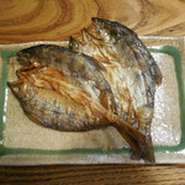 ニジマスのあら塩焼き