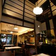 ナイフ、フォークだけでなく、お箸も用意されているので、ナイフ、フォークが苦手な方も大丈夫です。安心して御来店していただけます。

