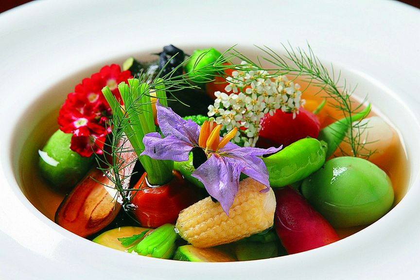 彩り鮮やかな旬の食材の素材を活かしてお楽しみいただきます!!