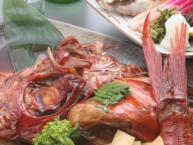 刺身と相性ばっちりの地酒がずらり