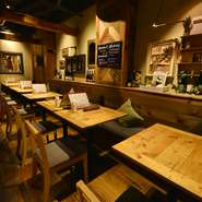 本当は教えたくない…！　隠れ家をこっそりご紹介。ランチはもちろん、夜は本格ナポリピッツァとリーズナブルなワインを満喫できます