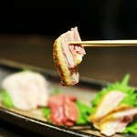 地鶏の鳥刺し（比内地鶏・京紅地鶏・大山鶏）