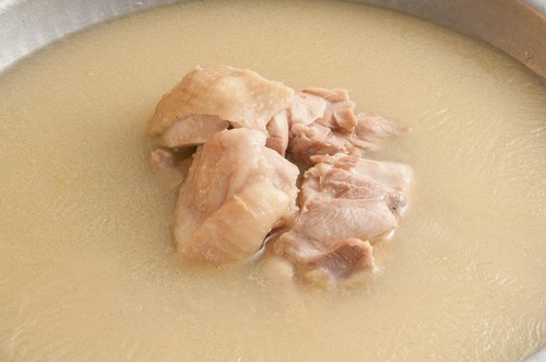 濃厚スープの特製水炊き