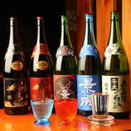 日本酒は銘柄にもこだわりがあります！　店長が確かめて、お料理に合うものしか置きません。ぜひいろいろな銘柄をためしてみてください。