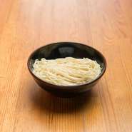 お好みの固さをお申し付けください。