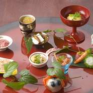 “今が一番”の旬の食材を贅沢に使い、繊細で大胆な逸品を創りだす【さき川】フカヒレやフォアグラなど高級食材を使った一品も味わえます。ぜひ、目と舌で食の楽しみを感じてください。