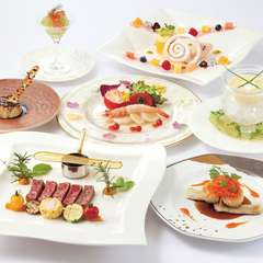 目でも楽しめる美しい料理の数々