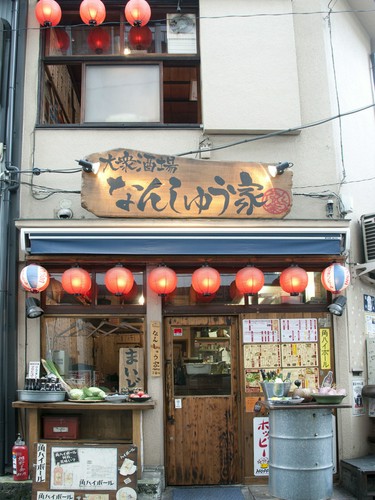 神田駅西口から徒歩2分