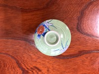 最高級の鰹だしの茶碗蒸しです。
えび，鯛、しいたけ、ゆりね、焼きアナゴ。