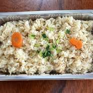 鯛の旨味と御飯、満喫下さい。各種お弁当のご飯の変更可能です。（プラス２１６円)