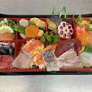 海の幸に恵まれた明石‼選りすぐりのネタ
盛り沢山のちらし寿司弁当です。

　　　　　(5食以上からご予約を承ります。）
