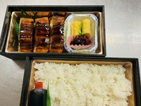 柔らかくて美味しい鰻二段お弁当です。