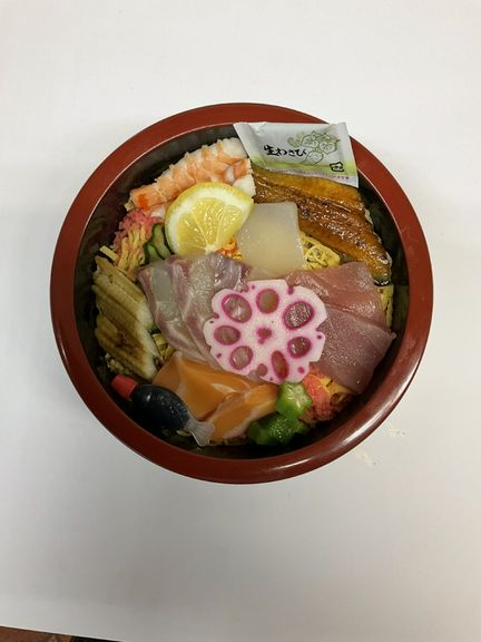 喜びの宴に合わせてお作りする『祝事料理』　320×385mm