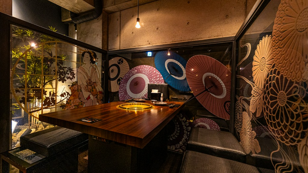 8名迄の新年会なら半個室も利用可能。おいしく楽しい新年会に