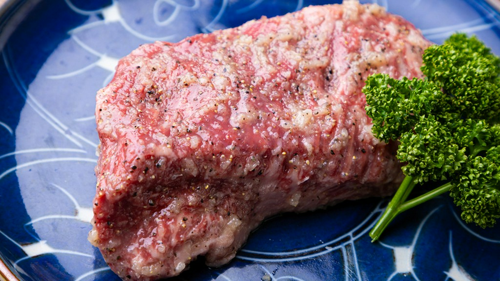 その日の特選部位を塊で焼き上げる『名物　炎炎焼』