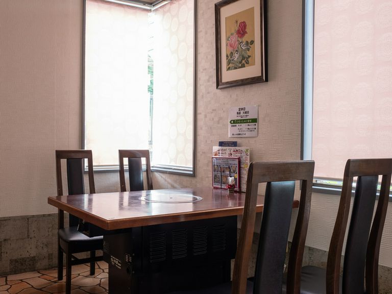 ゆったりとしたテーブル席