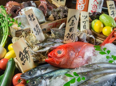 長浜で獲れた新鮮な魚と糸島産の野菜