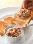 オープンからの人気メニュー『マグロトロすき身のタルタル』