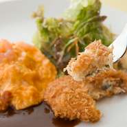 ６種類の洋食から
２種類をチョイスできるメニューです
追加料金803円で３種類の盛り合わせもできます
