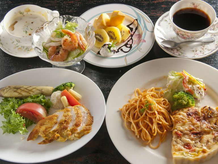 一度に何種類も味わえる『コース料理』