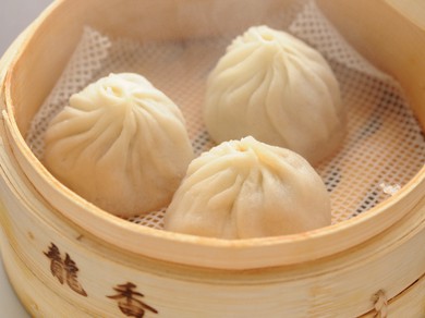 当店自慢の一品! アツアツをどうぞ! 『本格小籠包(三個)』