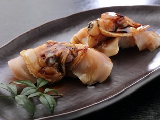 手間暇かけた“江戸前仕事”にこだわる『煮はまぐりのにぎり』